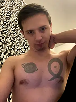 Snapshot of KirilStella chatting on 10/14/25, 10:43 KirilStella online show from 10/14/25, 10:43