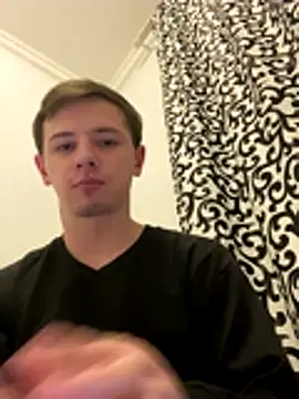 Snapshot of KirilStella chatting on 10/19/25, 06:19 KirilStella online show from 10/19/25, 06:19