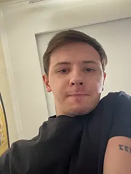 Snapshot of KirilStella chatting on 10/21/25, 08:04 KirilStella online show from 10/21/25, 08:04