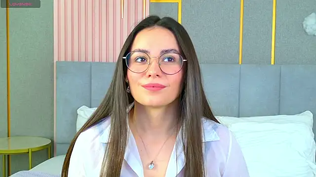 Snapshot of GabiBatista chatting on 11/17/25, 05:24 GabiBatista online show from 11/17/25, 05:24