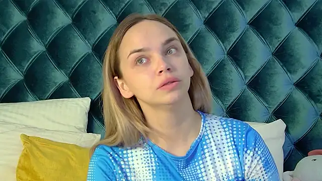 Snapshot of AnitaVenture chatting on 10/01/25, 04:07 AnitaVenture online show from 10/01/25, 04:07