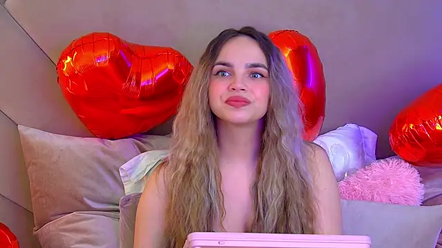 Snapshot of AnitaVenture chatting on 10/12/25, 04:44 AnitaVenture online show from 10/12/25, 04:44