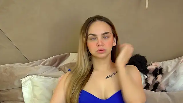 Snapshot of AnitaVenture chatting on 10/26/25, 04:07 AnitaVenture online show from 10/26/25, 04:07