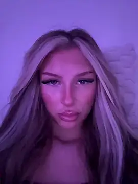 blondeeee online show from 05/18/26, 03:29