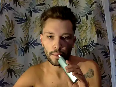 Snapshot of babykriss chatting on 09/30/25, 10:09 babykriss online show from 09/30/25, 10:09