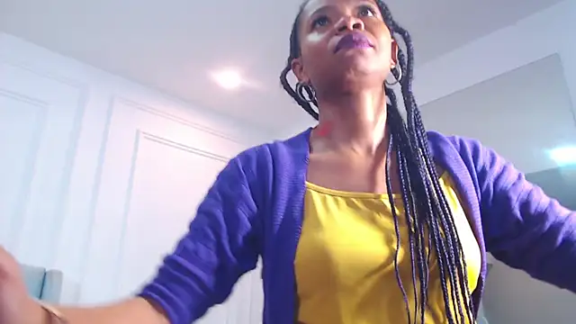 ChantalGarner online show from 11/07/25, 01:11