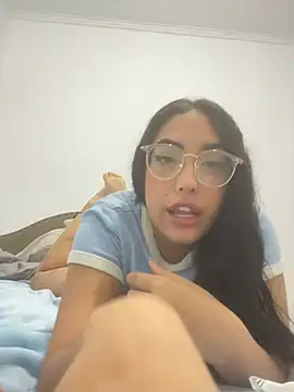 Snapshot of Lana18_lee1 chatting on 11/17/25, 07:52 Lana18 lee1 online show from 11/17/25, 07:52