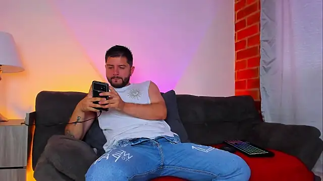 TomSloam online show from 10/17/25, 02:08