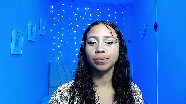 Snapshot of mIley_011 chatting on 10/15/25, 01:11 mIley 011 online show from 10/15/25, 01:11