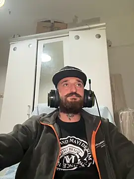 Snapshot of krerem chatting on 12/02/25, 06:03 krerem online show from 12/02/25, 06:03