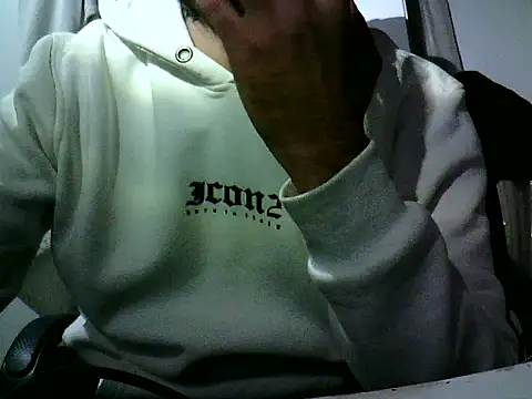 Snapshot of krerem chatting on 12/18/25, 05:30 krerem online show from 12/18/25, 05:30