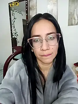 YaraDuartee online show from 12/13/25, 07:53