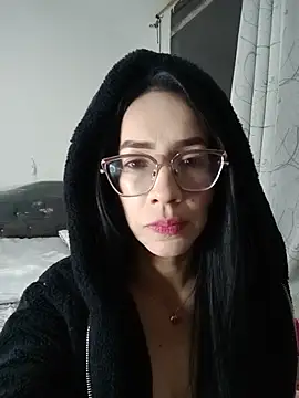 YaraDuartee online show from 07/10/26, 12:04