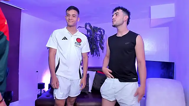 Snapshot of Spaceboys18 chatting on 10/01/25, 01:22 Spaceboys18 online show from 10/01/25, 01:22