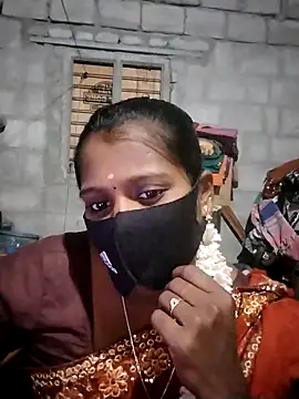 Tamil Hot Sandy online show from 11/17/25, 03:18