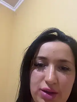 Snapshot of LoveMiQueen1 chatting on 10/18/25, 03:57 LoveMiQueen1 online show from 10/18/25, 03:57