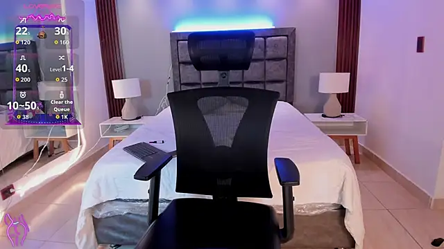 Snapshot of Caroline_Millerr chatting on 11/14/25, 09:02 Caroline Millerr online show from 11/14/25, 09:02