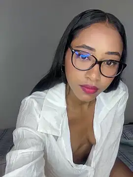 Snapshot of Soleyma_ chatting on 09/30/25, 01:38 Soleyma  online show from 09/30/25, 01:38