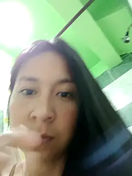 Snapshot of KateValencia chatting on 10/15/25, 03:28 KateValencia online show from 10/15/25, 03:28