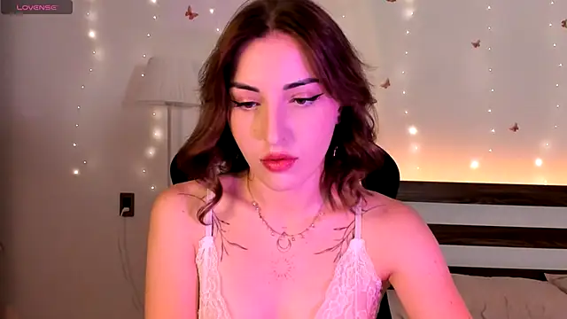 Snapshot of AmyVilvet_ chatting on 11/04/25, 07:13 AmyVilvet online show from 11/04/25, 07:13