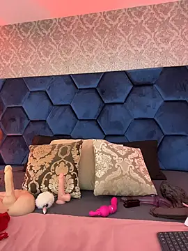 Angelina Roa online show from 06/06/26, 02:22