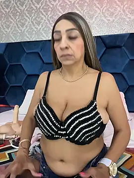 Snapshot of Angelina_Roa chatting on 07/20/26, 02:19 Angelina Roa online show from 07/20/26, 02:19