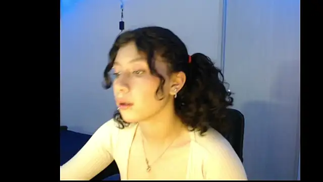 Snapshot of Ivonnybonn chatting on 10/26/25, 04:40 Ivonnybonn online show from 10/26/25, 04:40