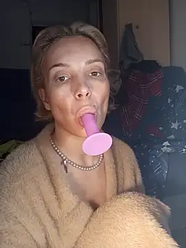 Conny Shellie online show from 11/22/25, 10:36