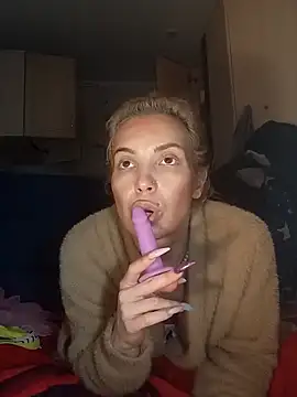 Conny Shellie online show from 11/25/25, 04:23