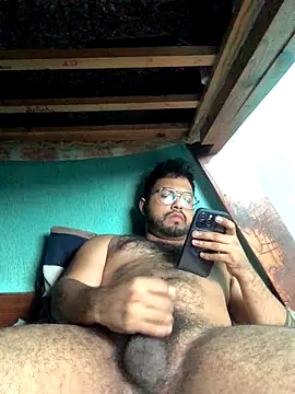 Snapshot of MenBlues chatting on 10/17/25, 04:42 MenBlues online show from 10/17/25, 04:42