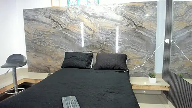 Snapshot of Chanel-munoz chatting on 11/06/25, 02:56 Chanel-munoz online show from 11/06/25, 02:56