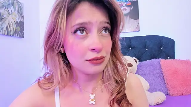 Snapshot of Kyvella_Myric chatting on 10/20/25, 10:54 Kyvella Myric online show from 10/20/25, 10:54