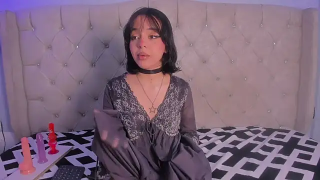 Snapshot of Lizzy_dark chatting on 10/14/25, 11:33 Lizzy dark online show from 10/14/25, 11:33