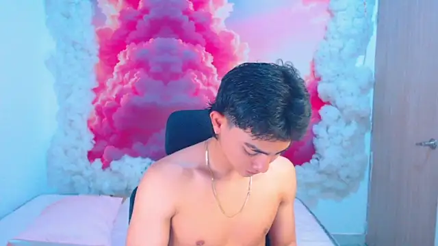 Snapshot of RomeoMillerr chatting on 10/31/25, 07:15 RomeoMillerr online show from 10/31/25, 07:15