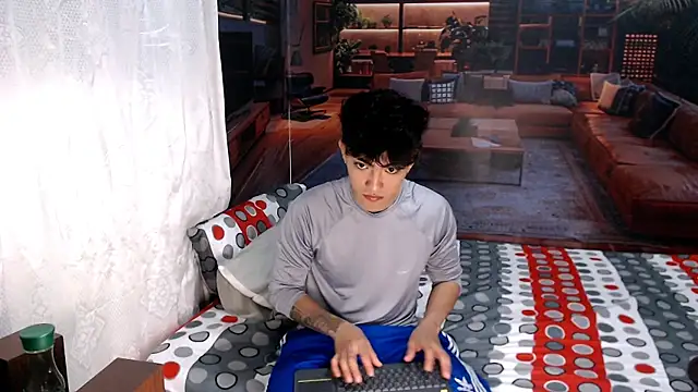 RomeoMillerr online show from 06/10/26, 11:03