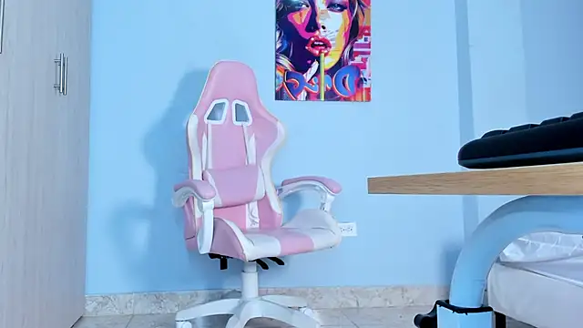 Snapshot of Athenea__fox chatting on 11/08/25, 11:43 Athenea fox online show from 11/08/25, 11:43