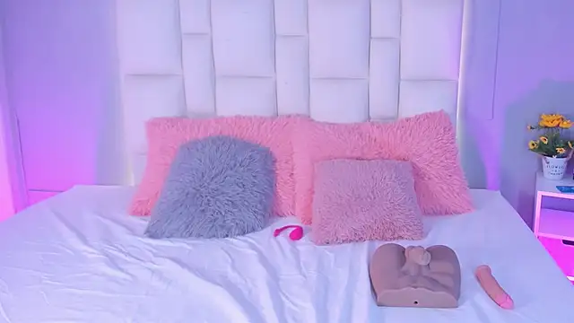 Snapshot of Athenea__fox chatting on 11/25/25, 11:32 Athenea fox online show from 11/25/25, 11:32