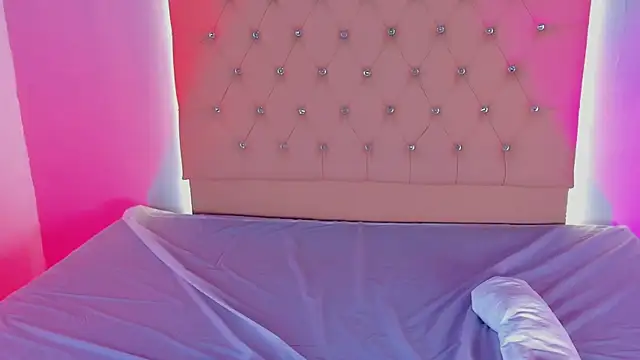 Snapshot of Athenea__fox chatting on 11/28/25, 03:20 Athenea fox online show from 11/28/25, 03:20