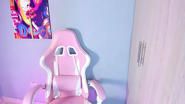 Snapshot of Athenea__fox chatting on 12/02/25, 11:26 Athenea fox online show from 12/02/25, 11:26