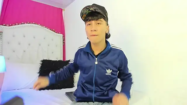 Snapshot of XaanderGrey chatting on 11/08/25, 07:45 XaanderGrey online show from 11/08/25, 07:45