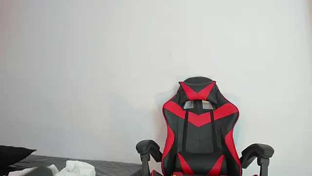 Snapshot of XaanderGrey chatting on 11/10/25, 07:24 XaanderGrey online show from 11/10/25, 07:24