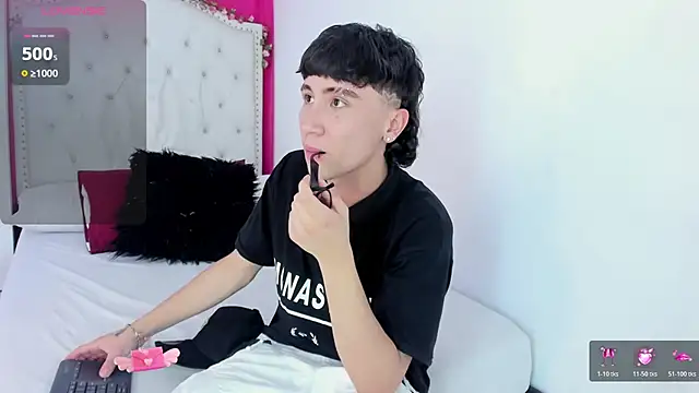 Snapshot of XaanderGrey chatting on 12/01/25, 07:19 XaanderGrey online show from 12/01/25, 07:19