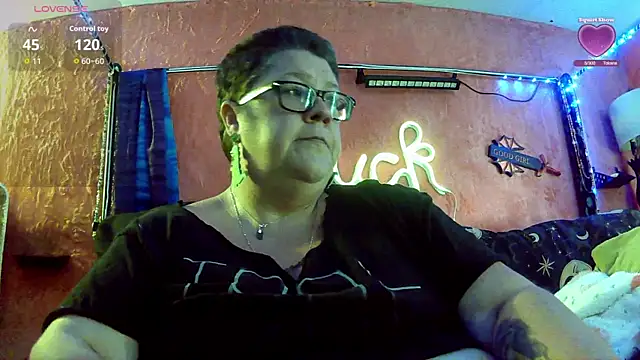 violentviolet68 online show from 06/10/26, 07:35
