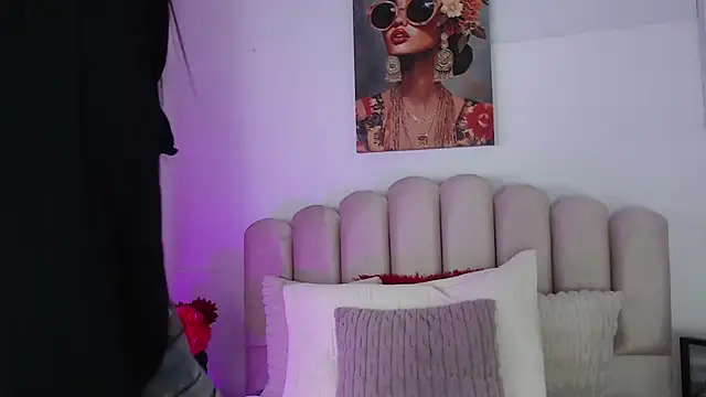 Snapshot of isa_bigassx chatting on 10/19/25, 04:57 isa bigassx online show from 10/19/25, 04:57