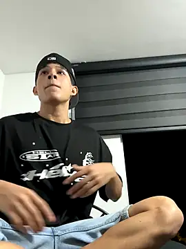 Snapshot of Adam_Loveee chatting on 10/24/25, 05:26 Adam Loveee online show from 10/24/25, 05:26