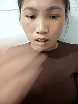 Snapshot of min-xinh chatting on 11/26/25, 03:18 min-xinh online show from 11/26/25, 03:18