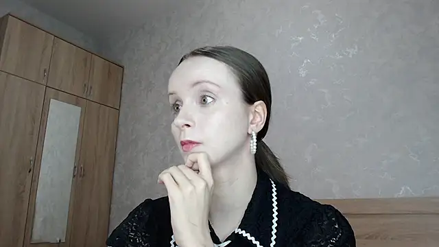 Snapshot of Yourplayfulspark chatting on 11/19/25, 06:08 Yourplayfulspark online show from 11/19/25, 06:08