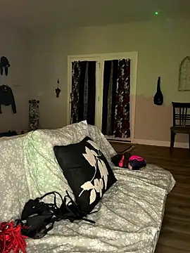 Snapshot of yunniq chatting on 10/12/25, 02:32 yunniq online show from 10/12/25, 02:32