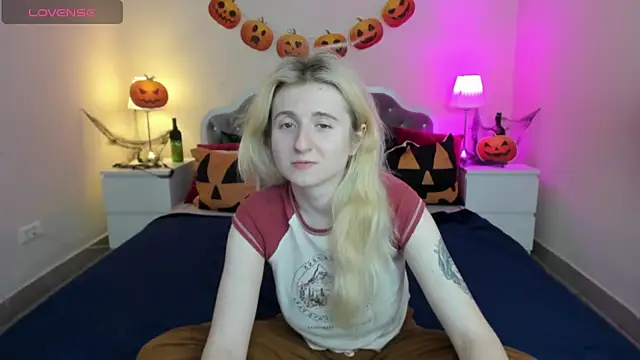 CamillaDreamer online show from 10/30/25, 05:57