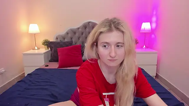 CamillaDreamer online show from 11/18/25, 06:01